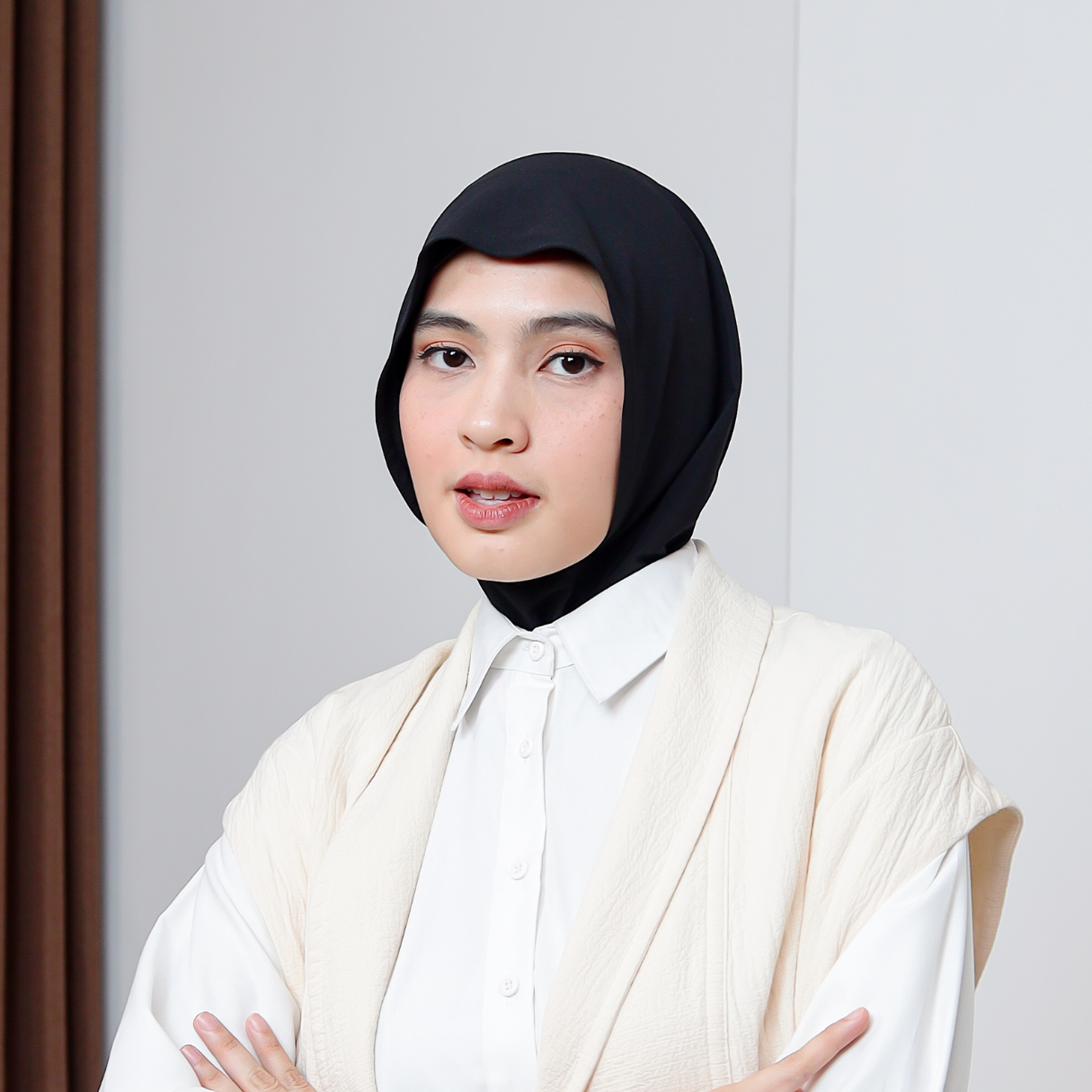 Arumi Inner Hijab Instan Crop Hitam