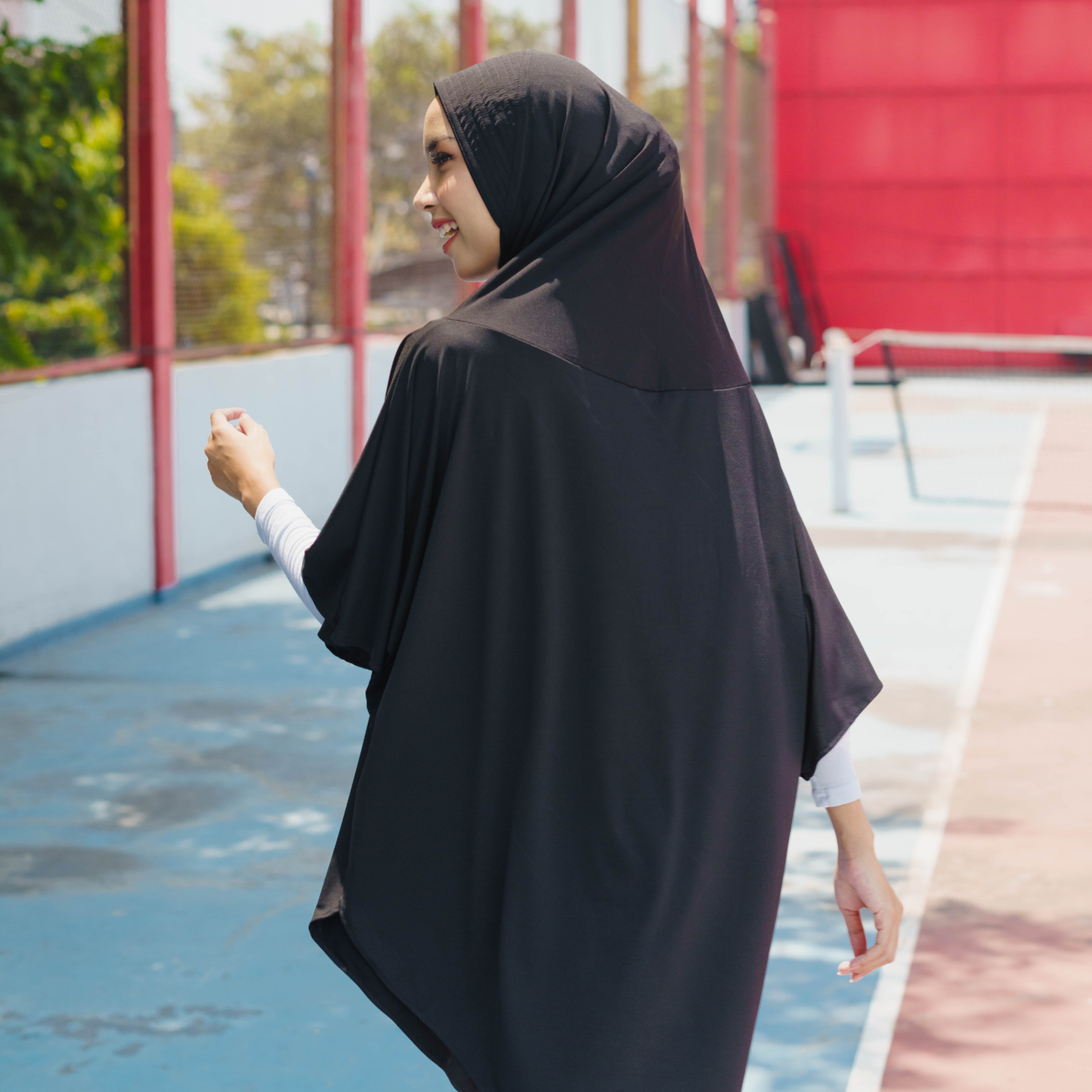Qaila Hijab Sport Lengan Instan Jersey Hitam