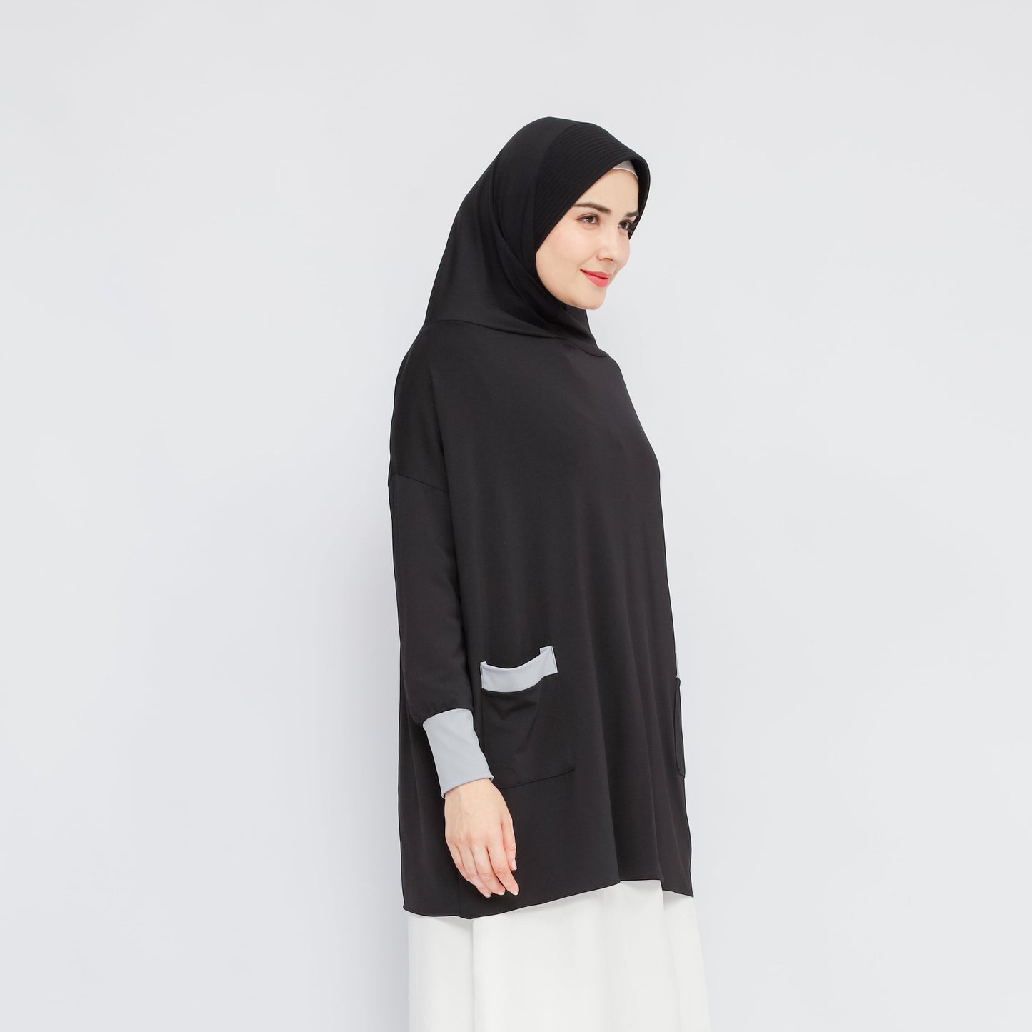 Hadhira Hijab Lengan Instan Jersey Hitam