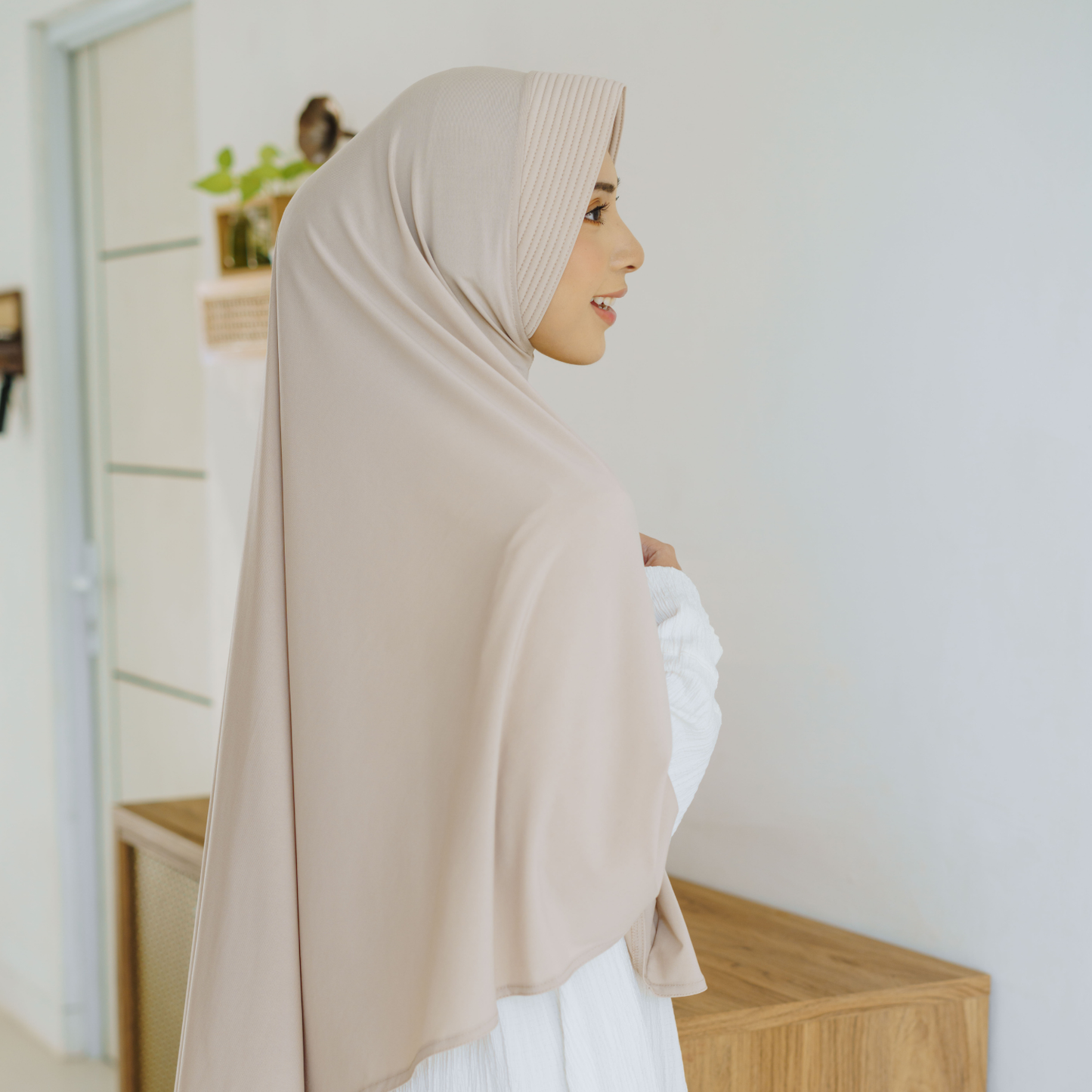 Samaira Hijab Bergo Jumbo Pet Jersey Cream