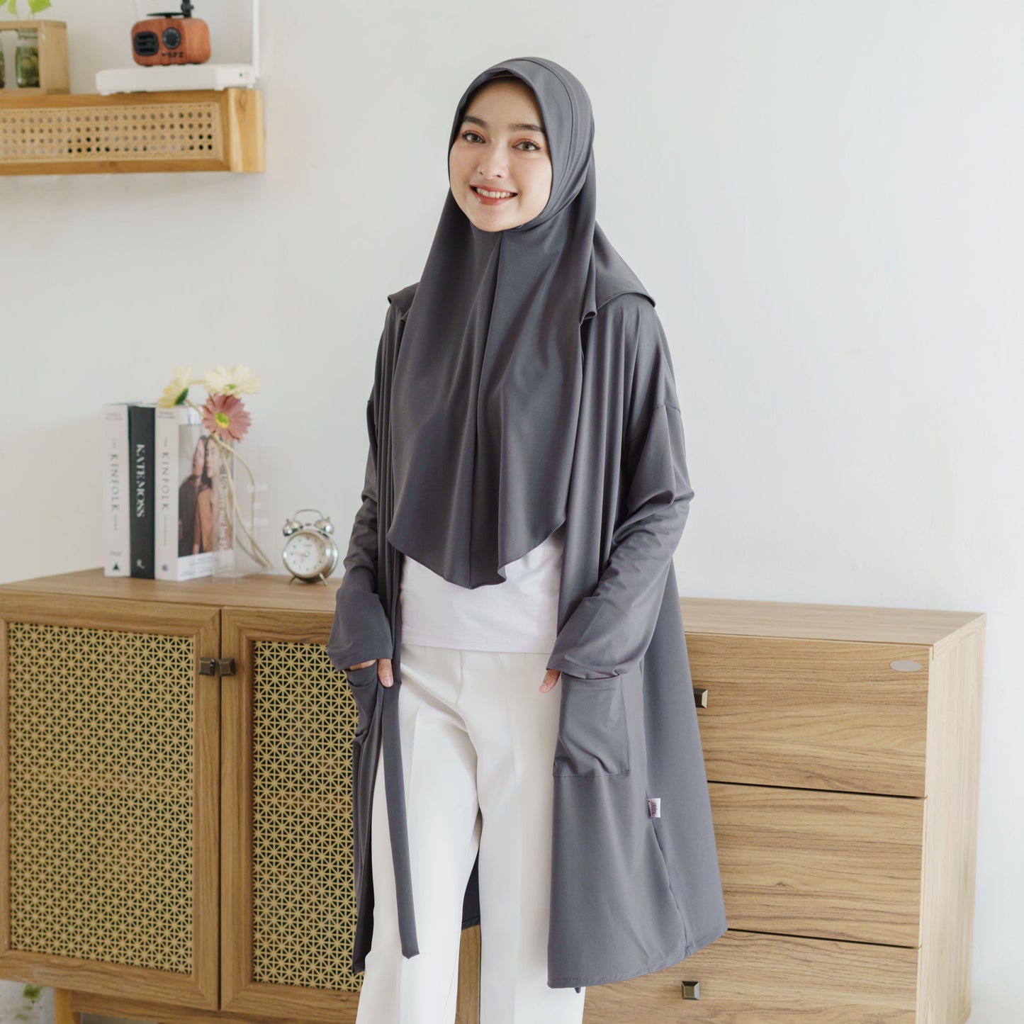 Gamila Hijab Cardigan Instan Jersey Abu - Demar Hijab