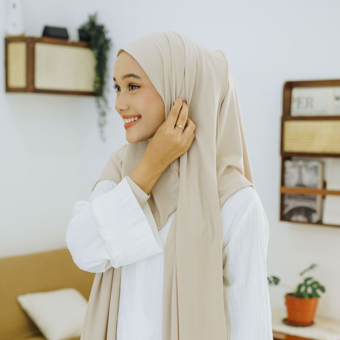 Medina Pashmina Inner Menutup Leher Jersey Cream - Demar Hijab