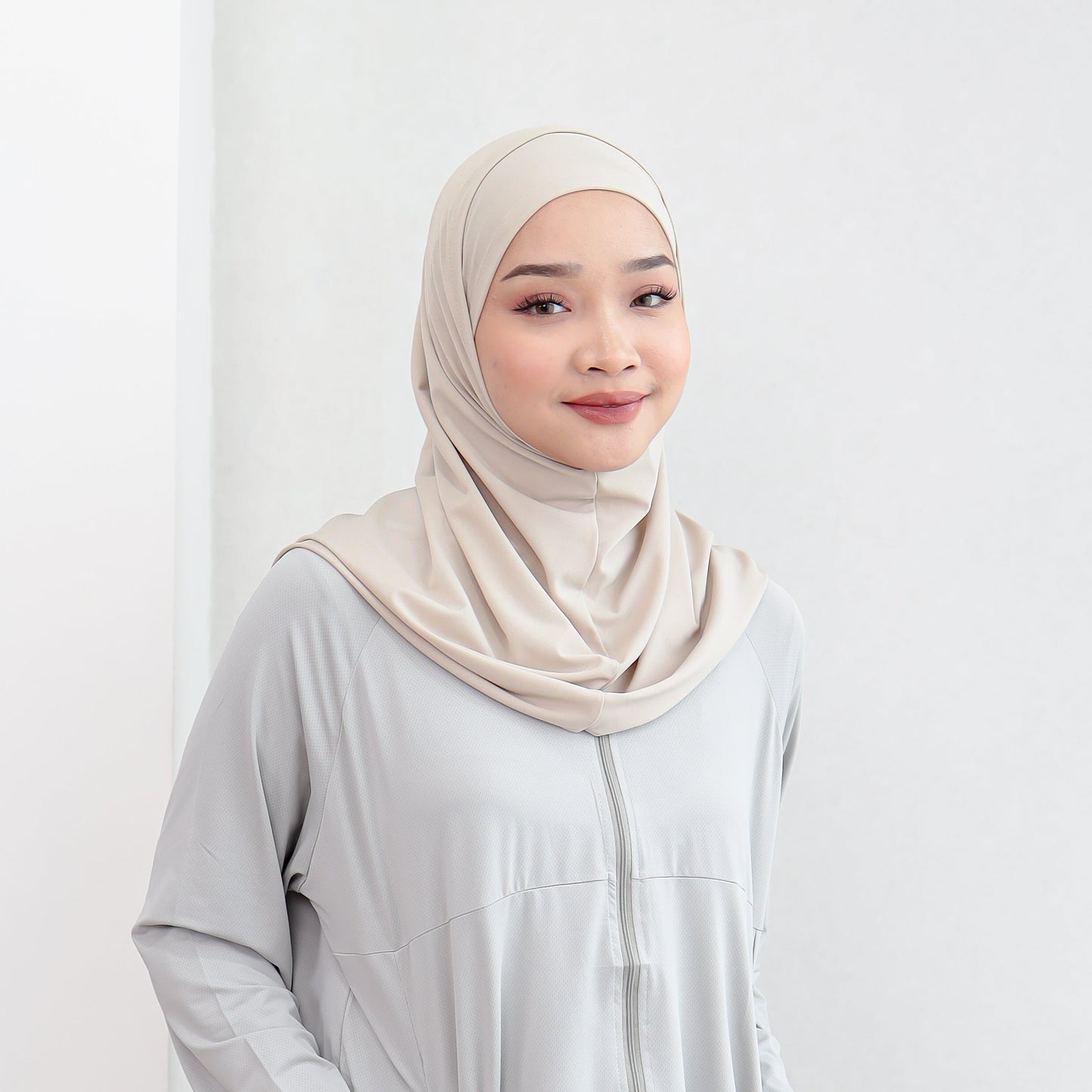 Aira Hijab Sport Bergo Instant Cream