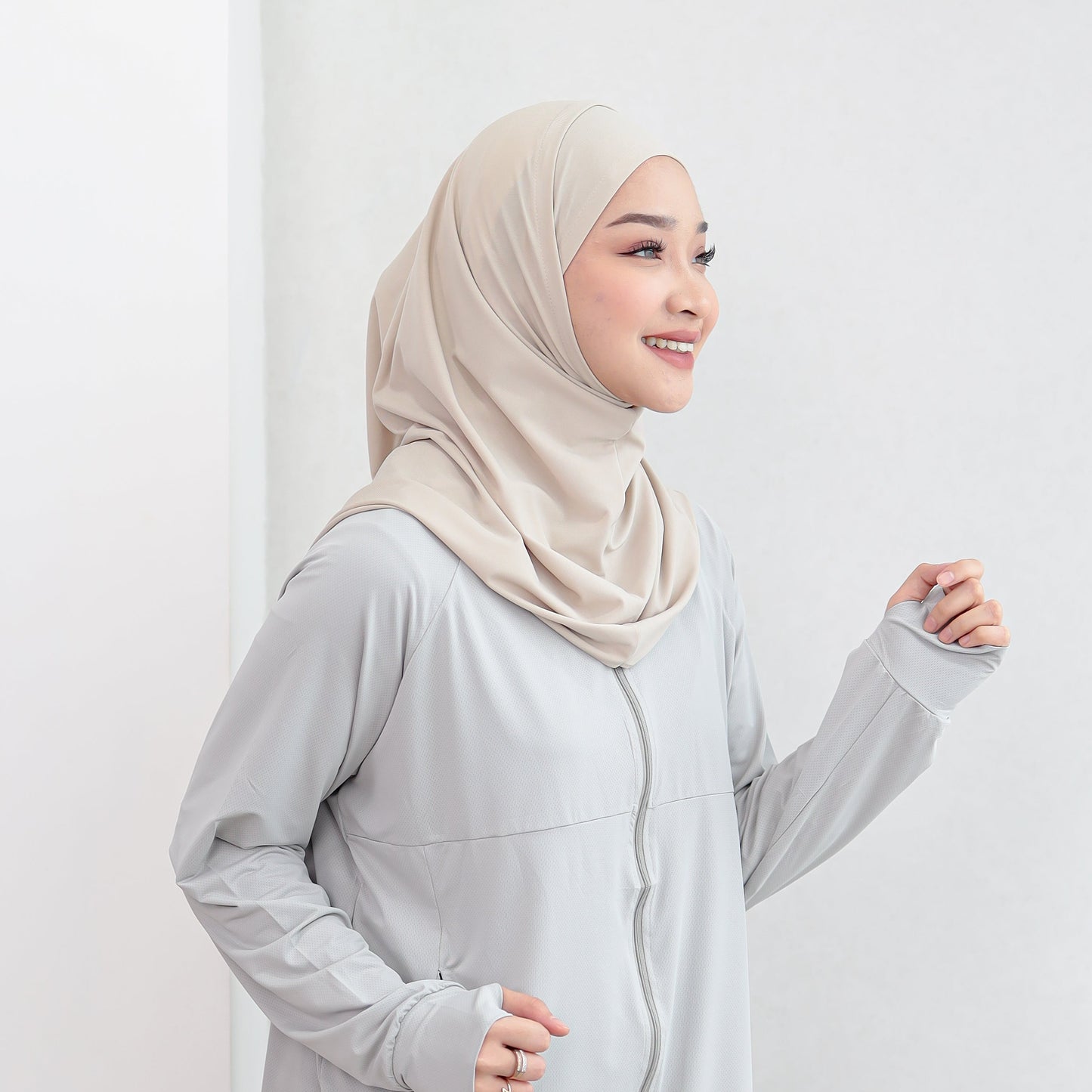 Aira Hijab Sport Bergo Instant Cream