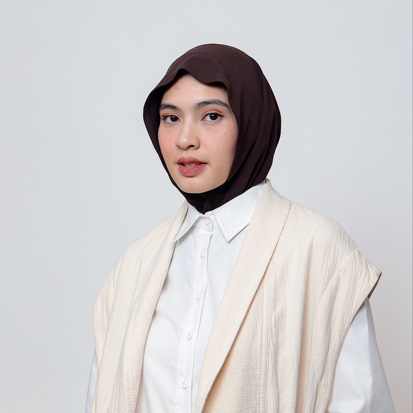 Arumi Inner Hijab Instan Crop Mahogany