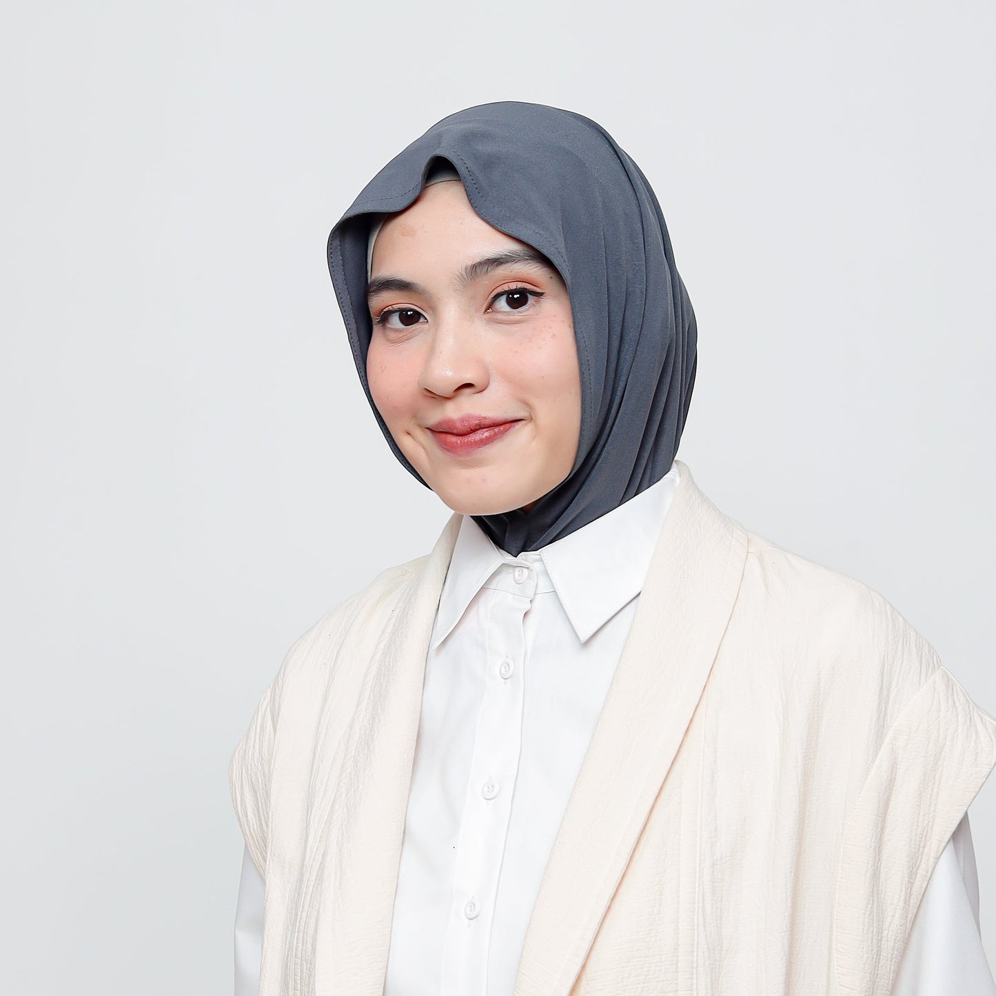 Arumi Inner Hijab Instan Crop Abu
