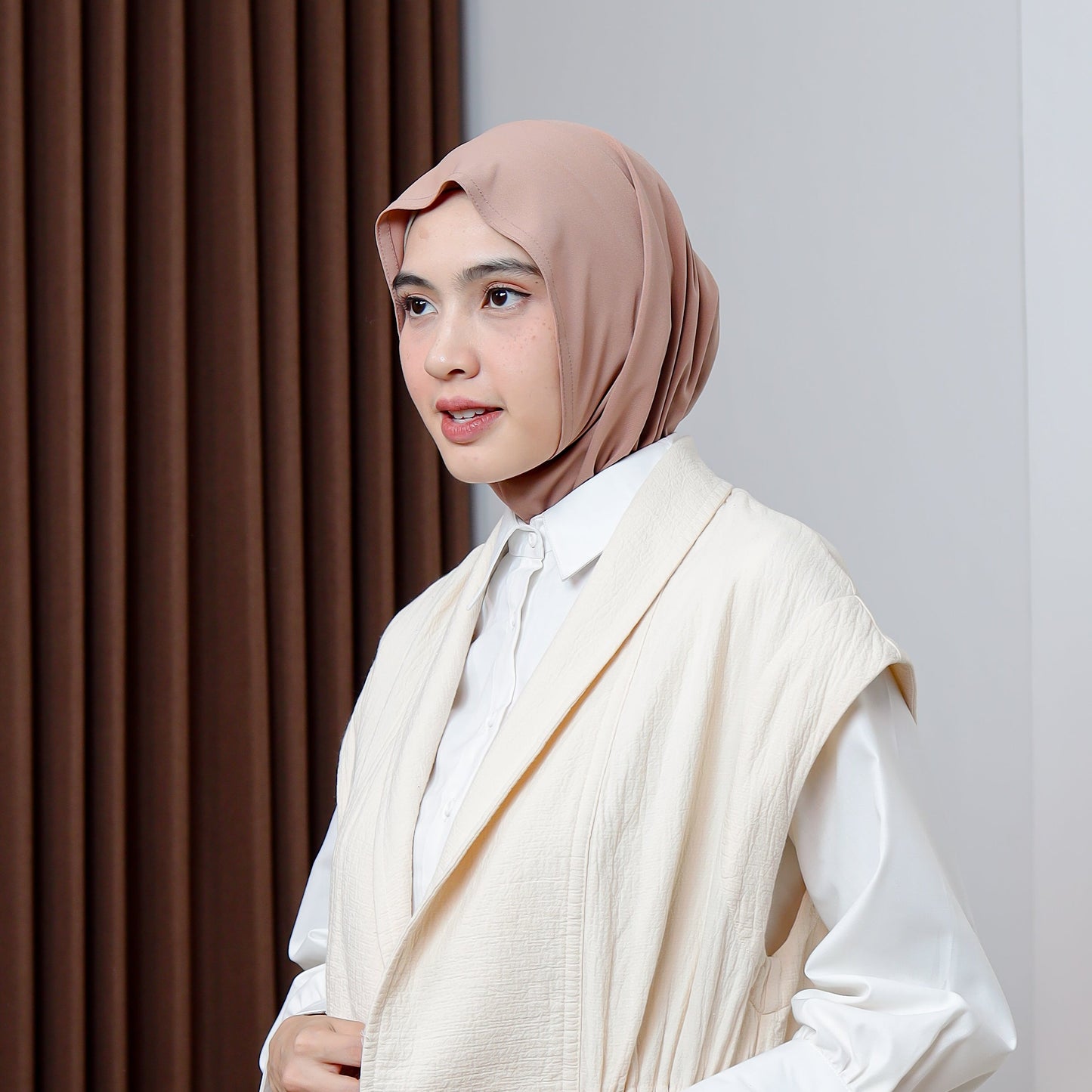 Arumi Inner Hijab Instan Crop Mocca