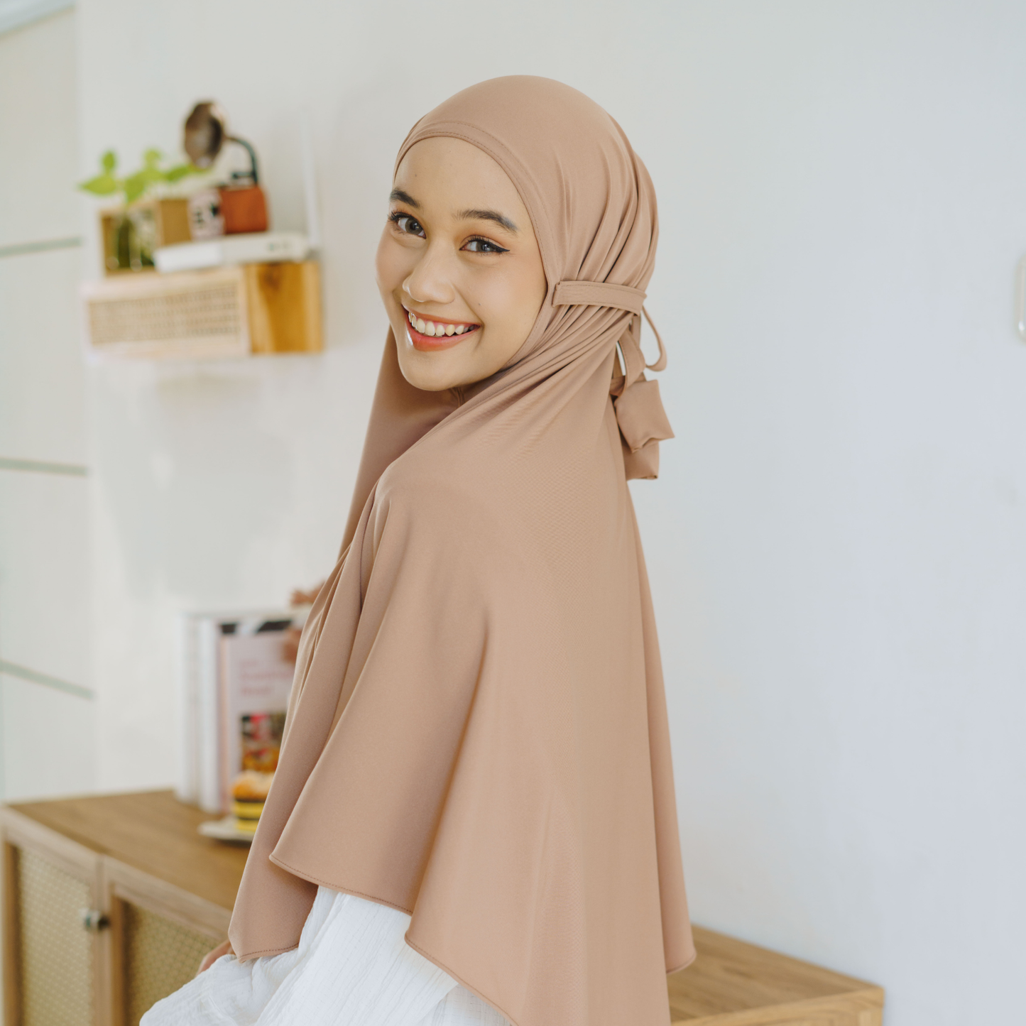 Eliana Hijab Bergo Tali Jumbo Jersey Mocca