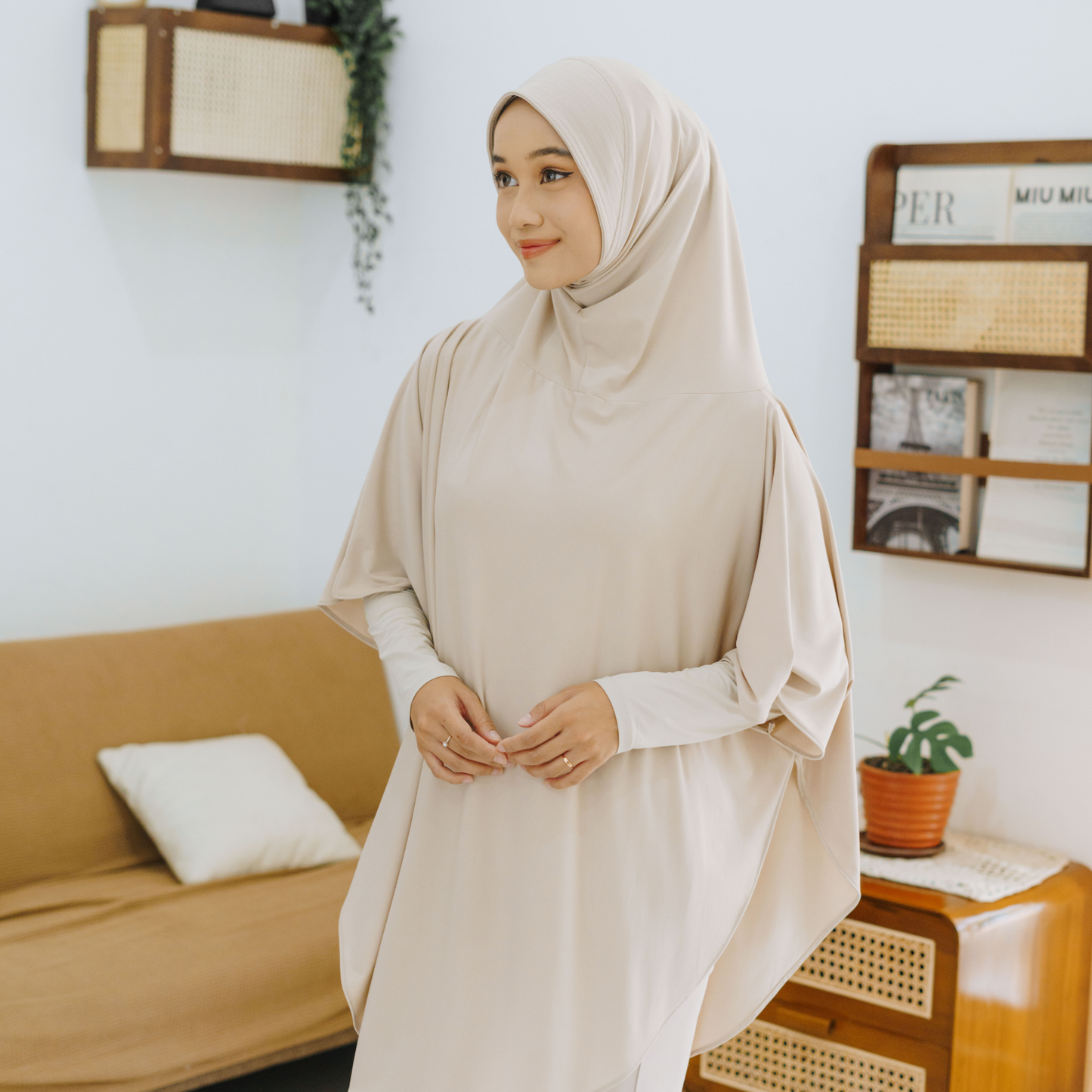 Qaila Hijab Sport Lengan Instan Jersey Cream