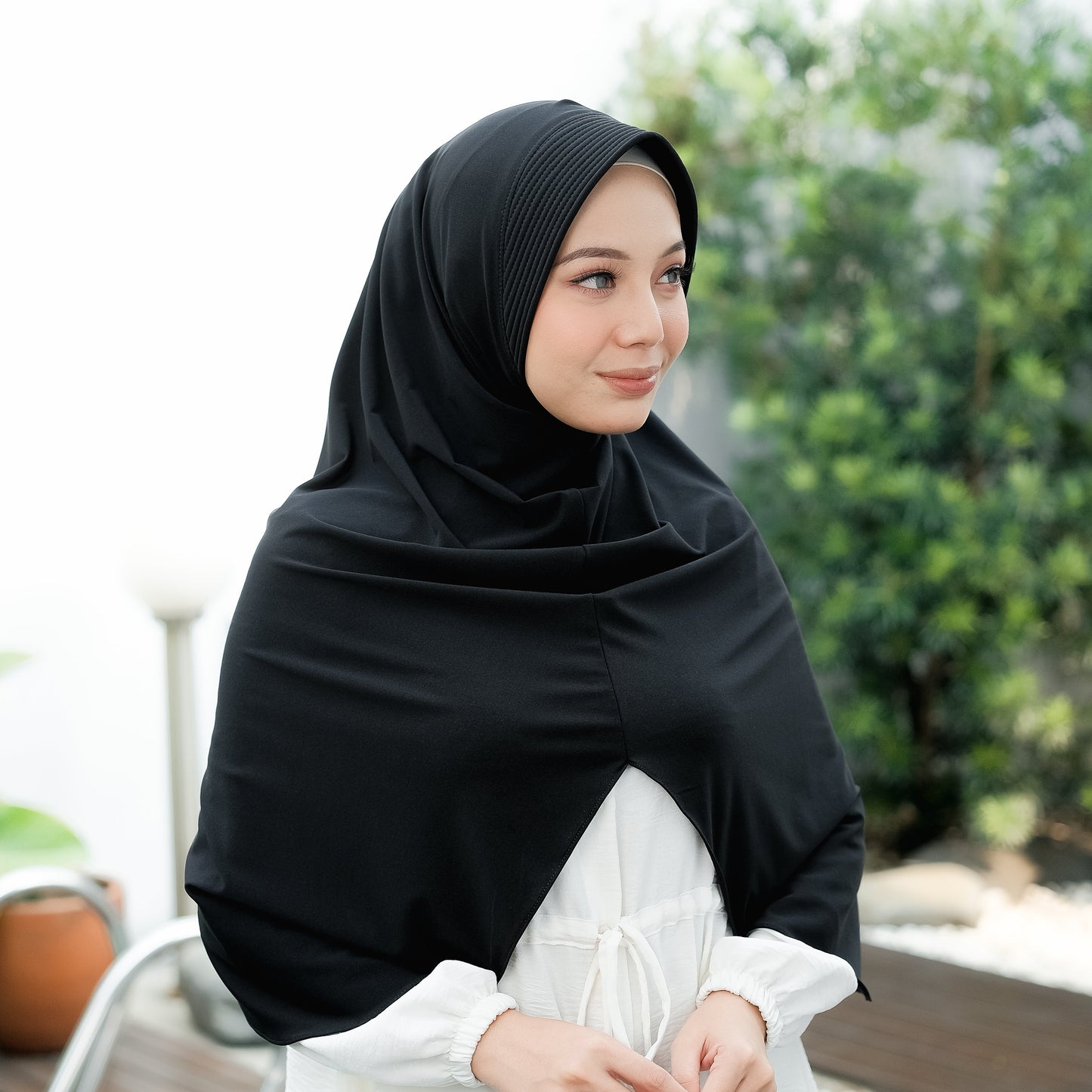 Wafa Hijab Bergo Oval Instan Syari Hitam