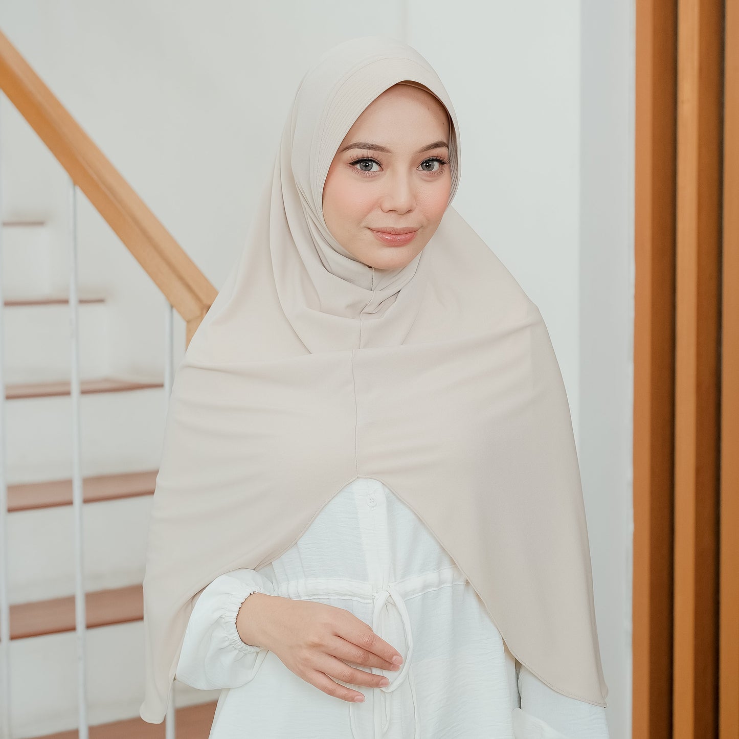 Wafa Hijab Bergo Oval Instan Syari Cream