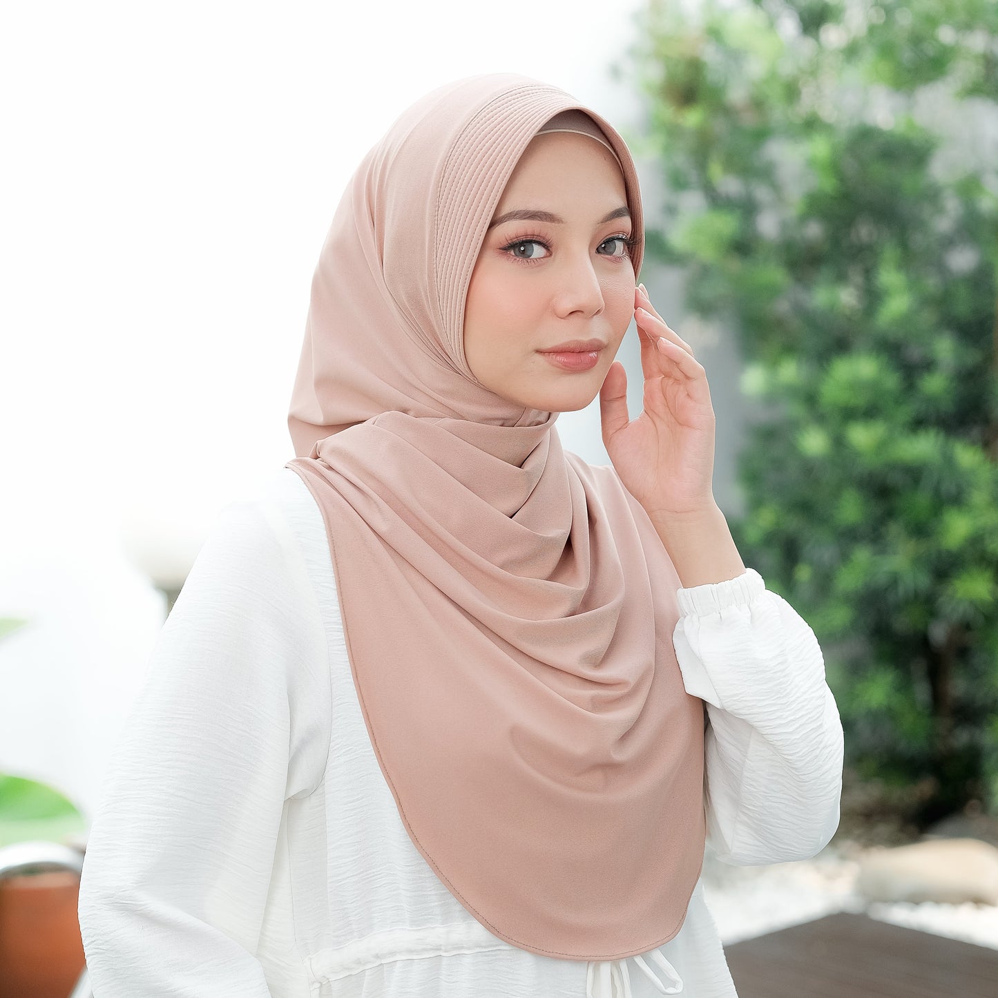 Wafa Hijab Bergo Oval Instan Syari Mocca