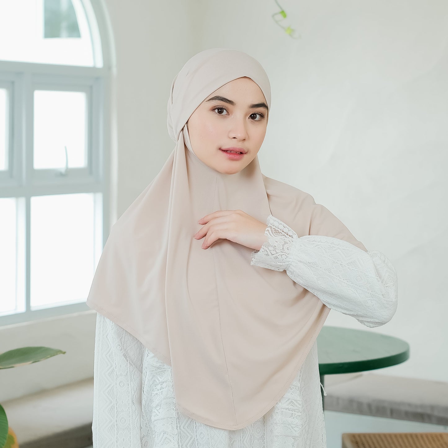 Naira Hijab Tali Pet Instan Jersey Cream