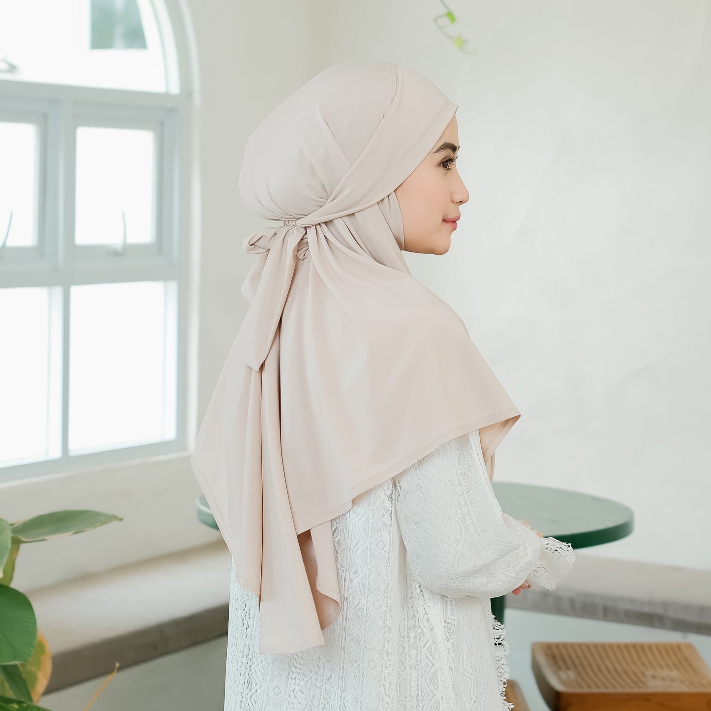 Naira Hijab Tali Pet Instan Jersey Cream
