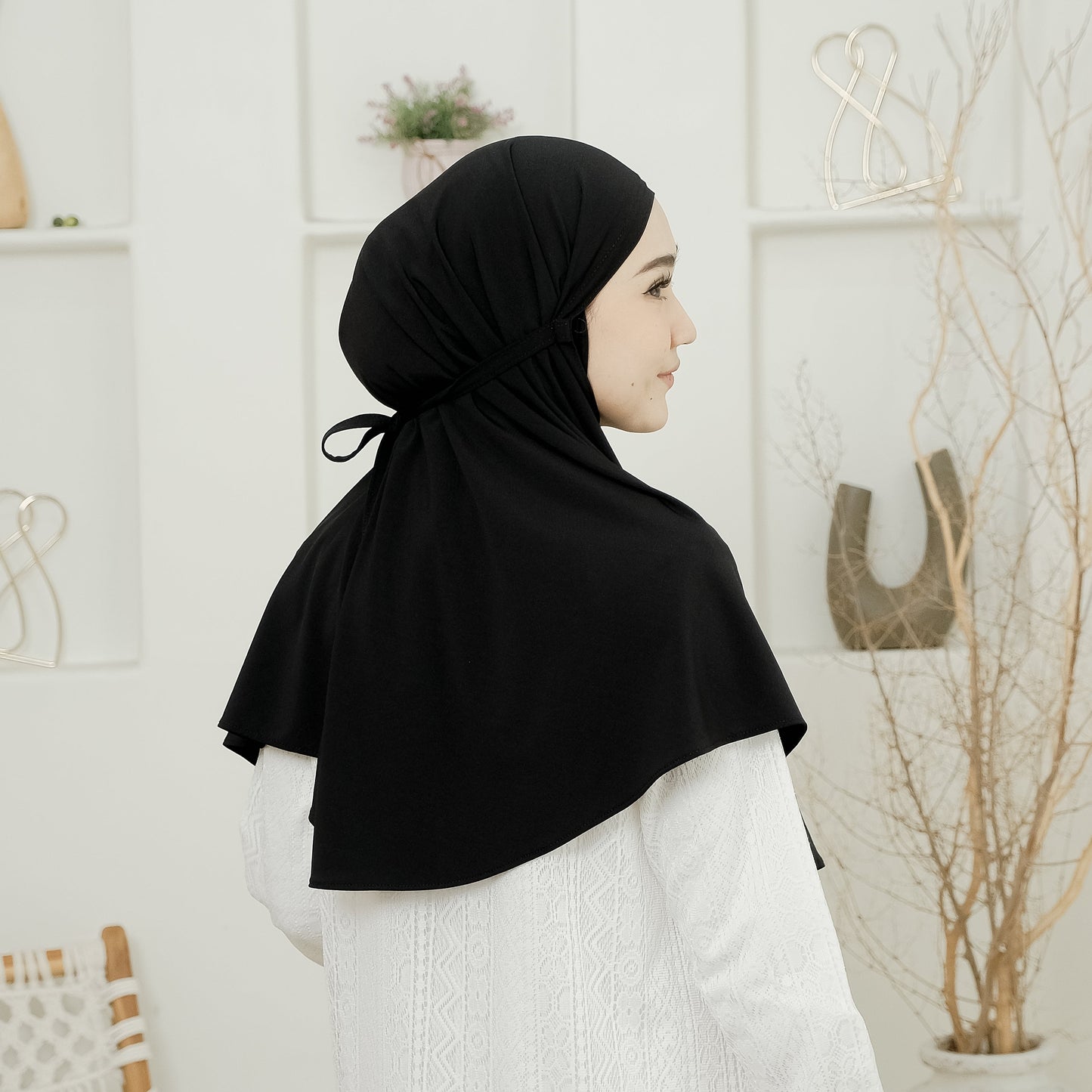 Aruna Hijab Bergo Jersey Hitam