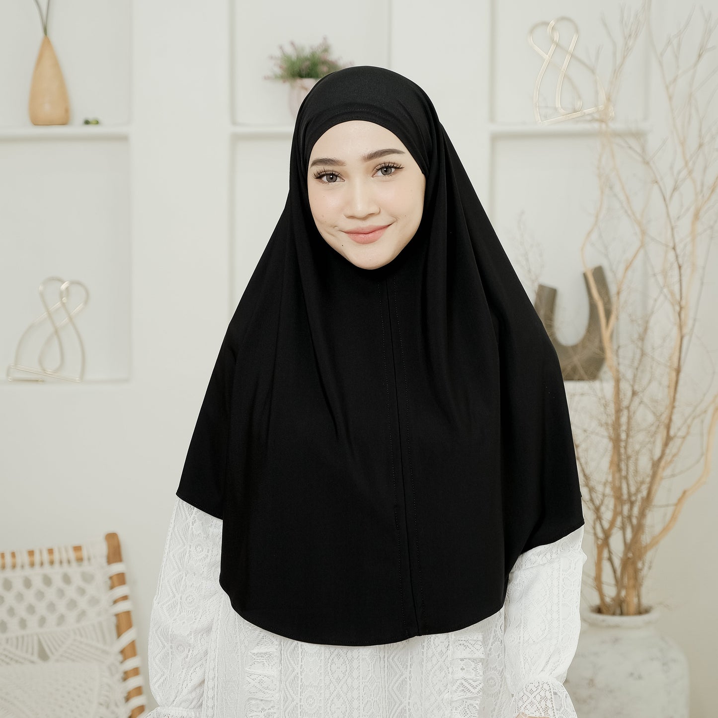 Aruna Hijab Bergo Jersey Hitam