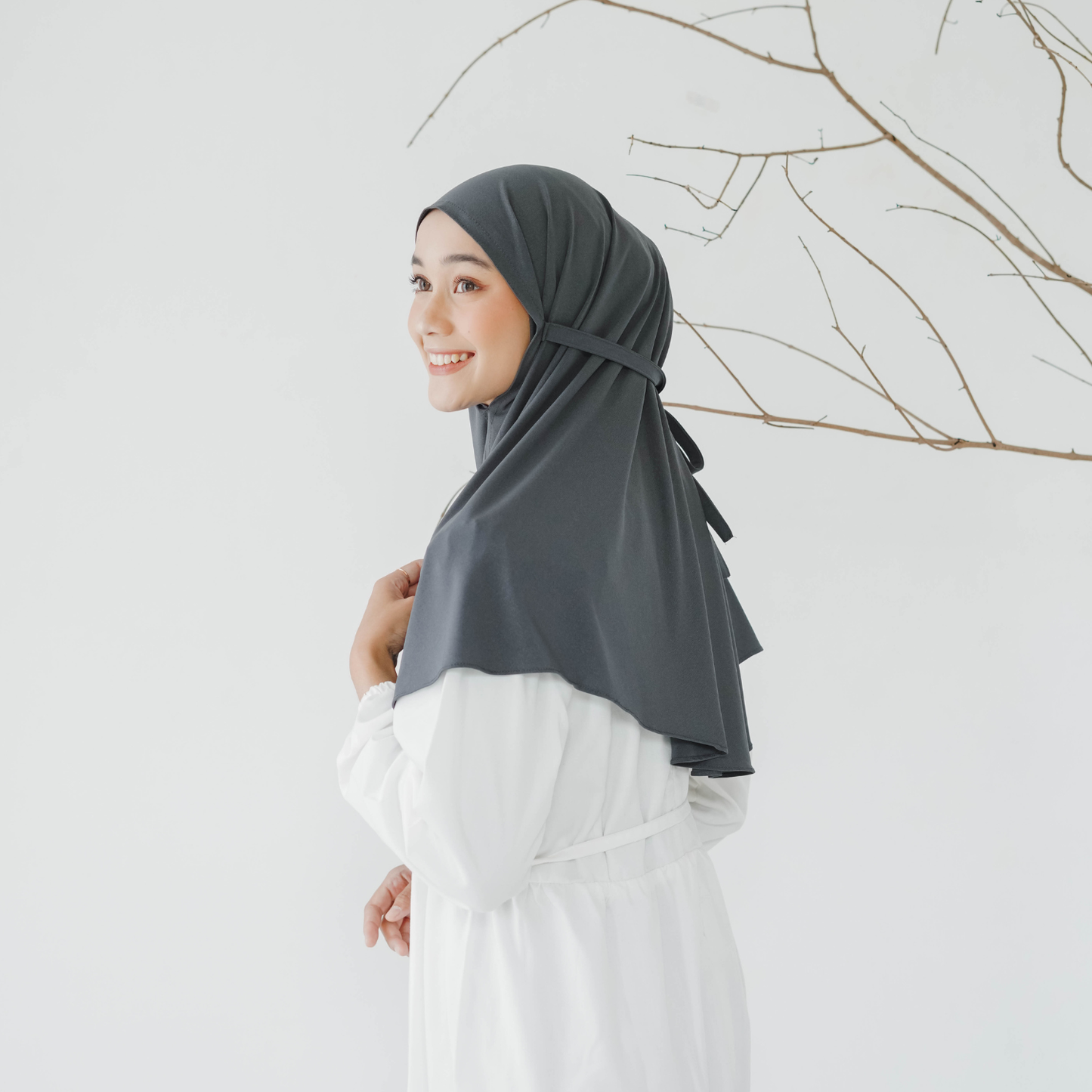 Aruna Hijab Bergo Jersey Abu