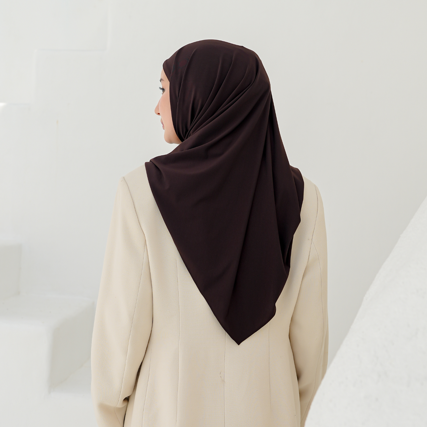 Yasmeen Pashmina Segitiga Inner Jersey Mahogany