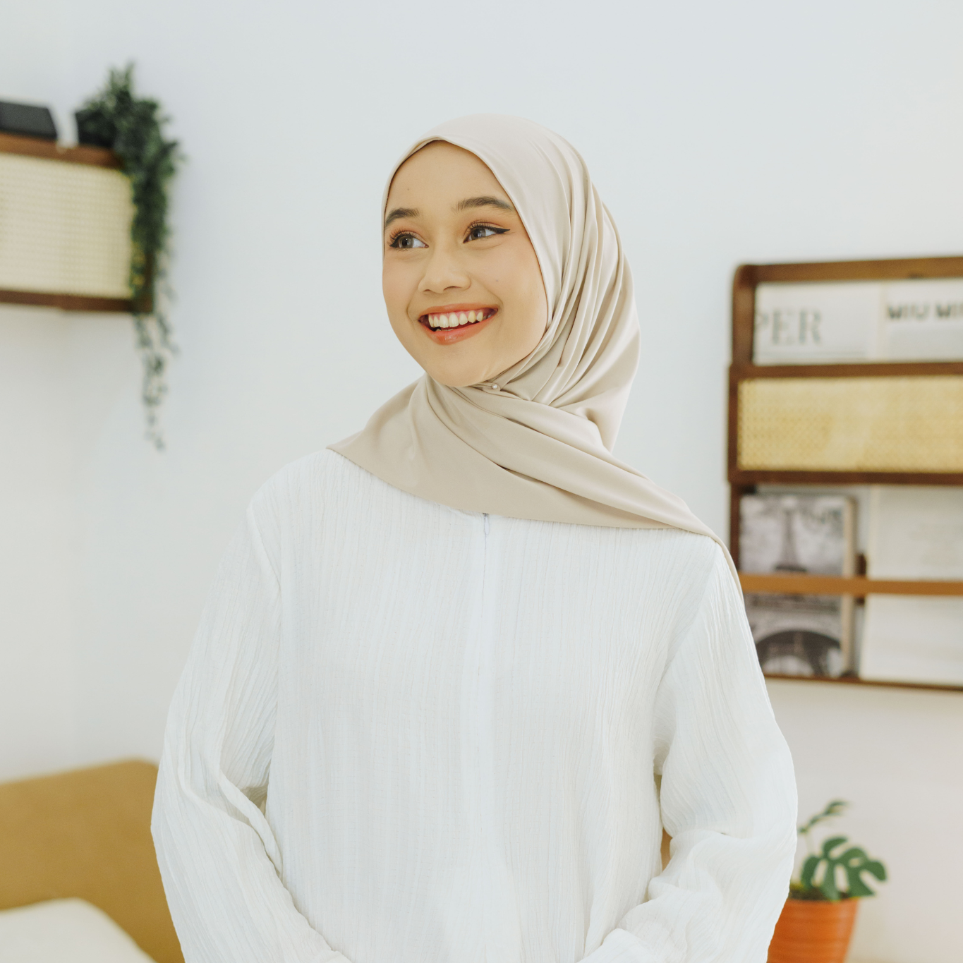 Medina Pashmina Inner Menutup Leher Jersey Cream