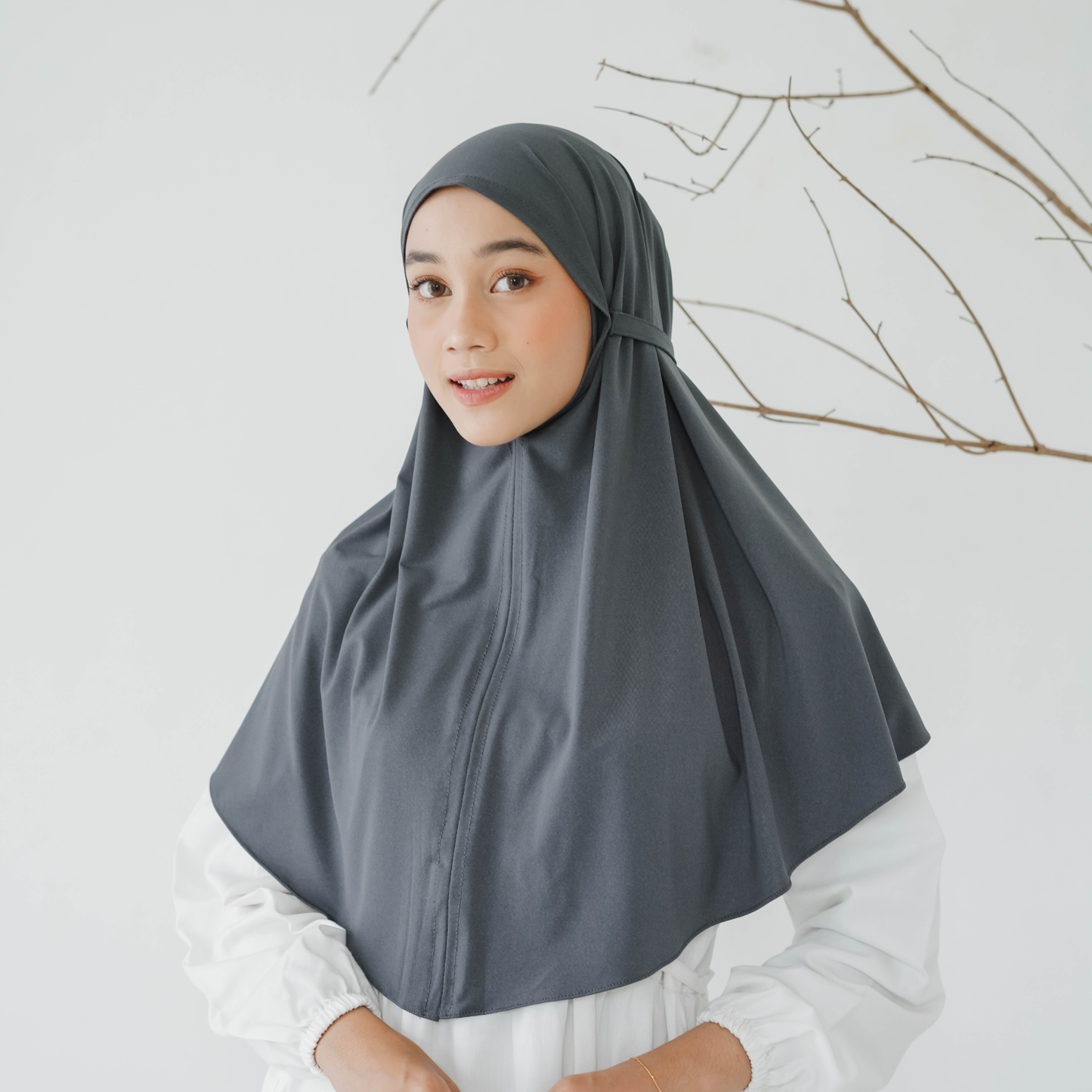 Aruna Hijab Bergo Jersey Abu