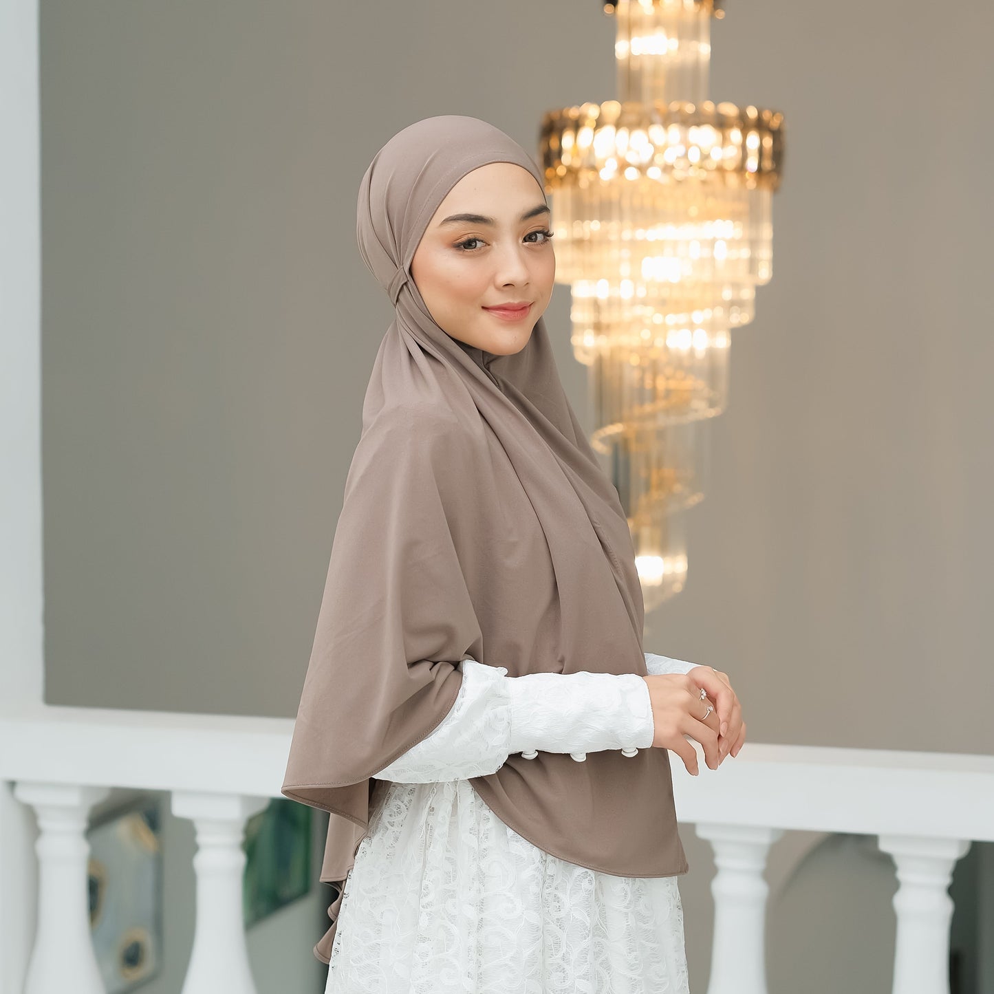 Eliana Hijab Bergo Tali Jumbo Jersey Khaki