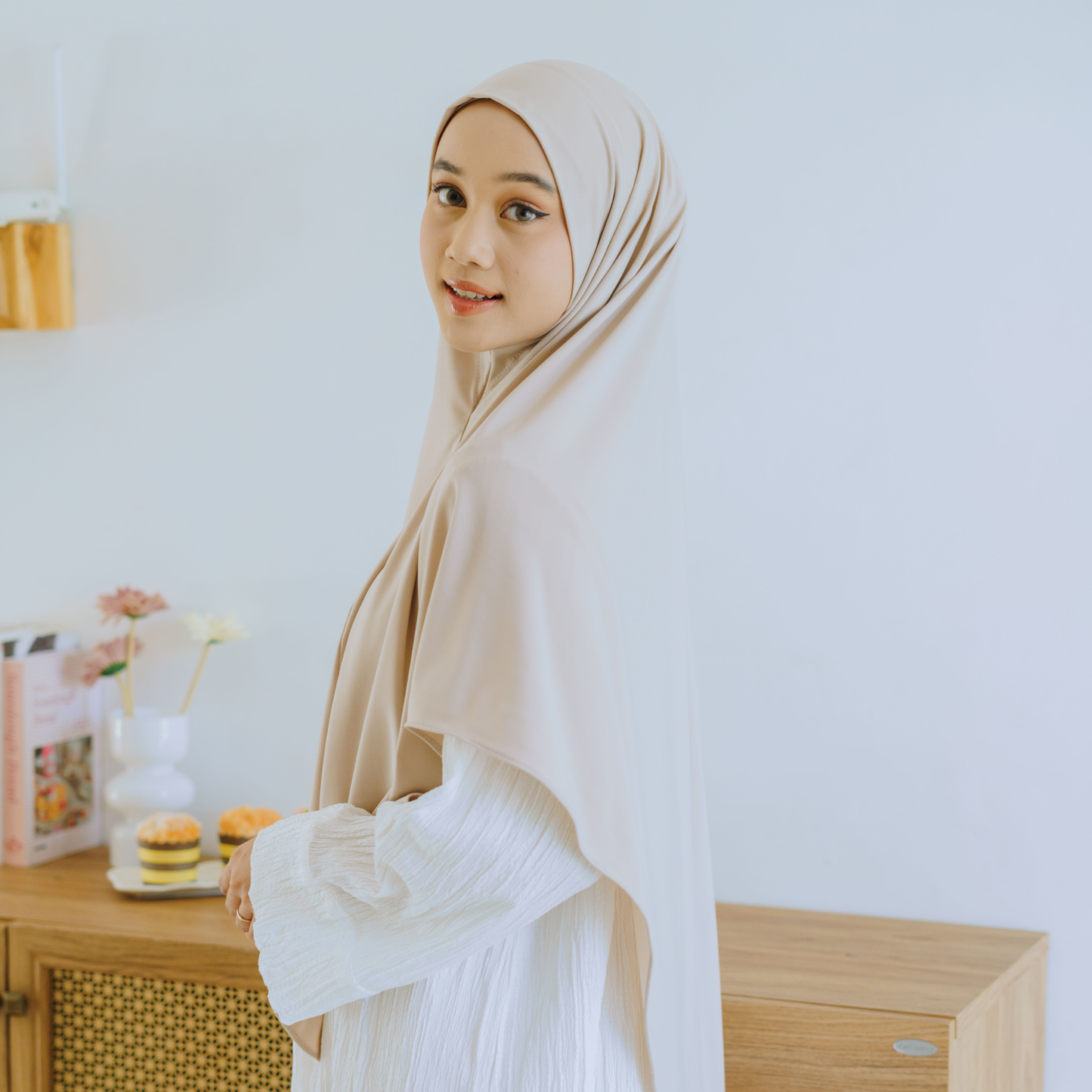 Zayna Hijab Syari Malaysia Instan Jersey Cream