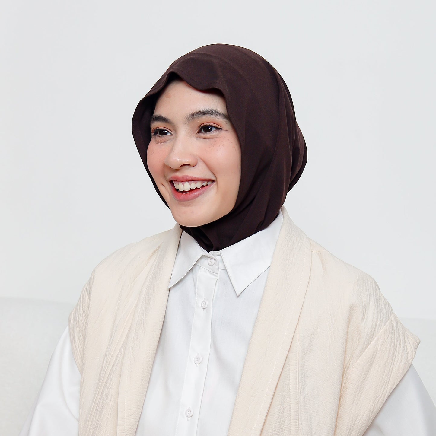 Arumi Inner Hijab Instan Crop Mahogany