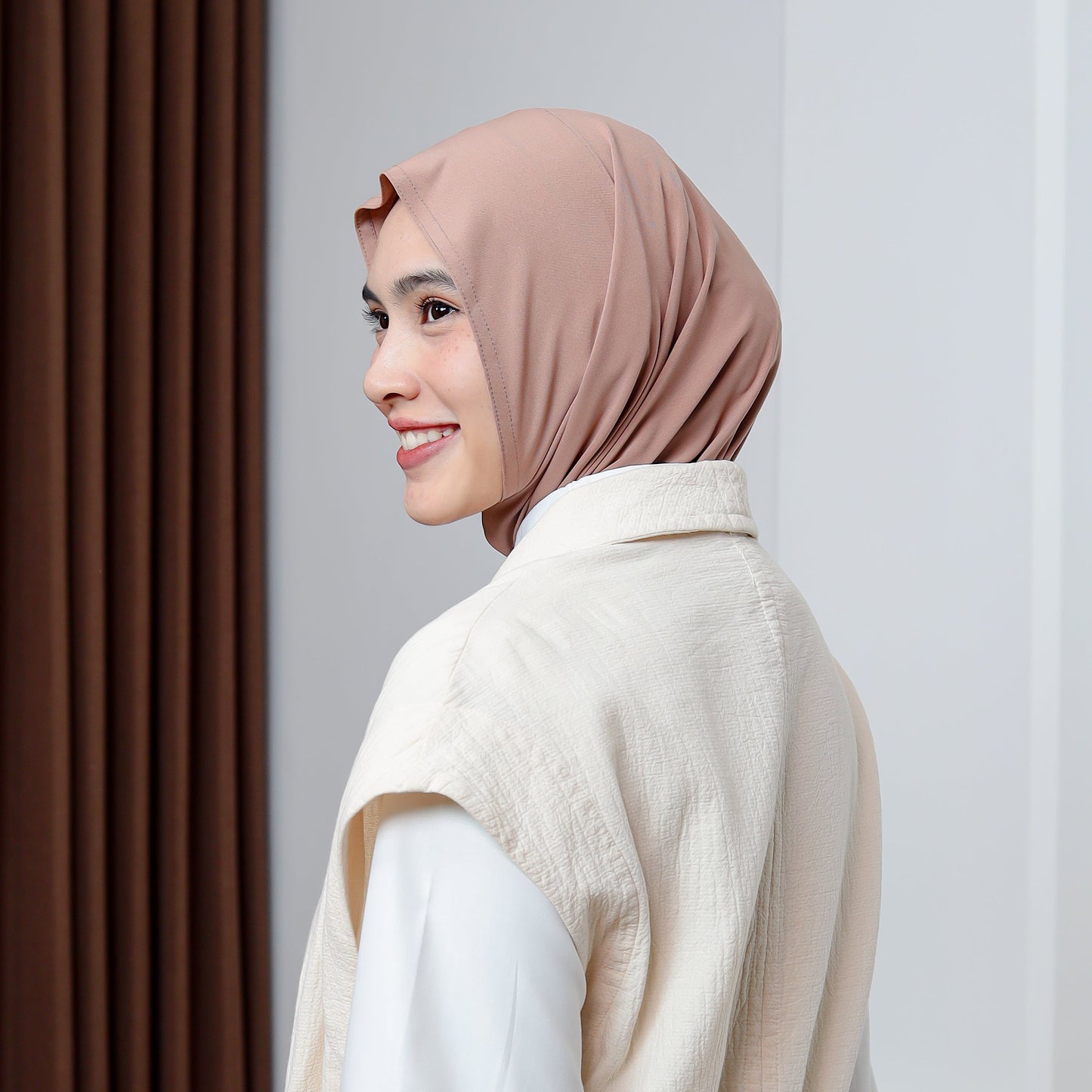 Arumi Inner Hijab Instan Crop Mocca