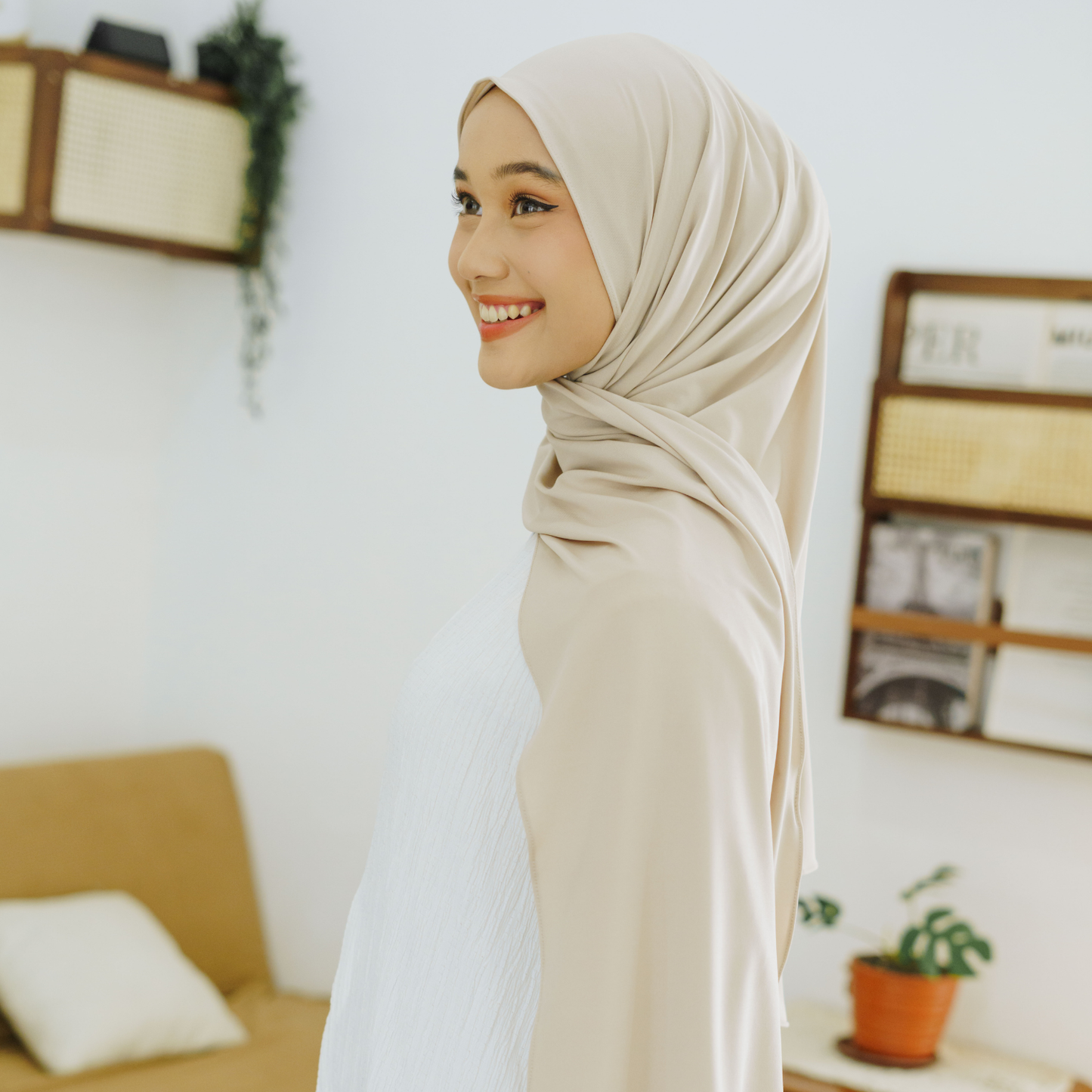 Medina Pashmina Inner Menutup Leher Jersey Cream