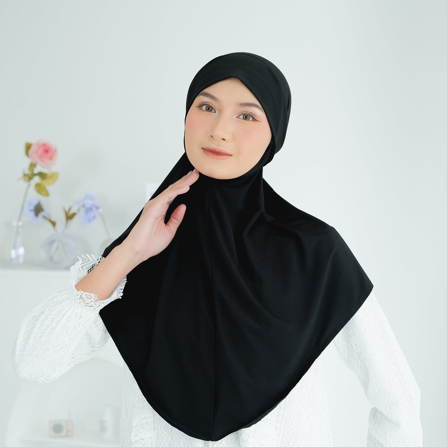 Naira Hijab Tali Pet Instan Jersey Hitam