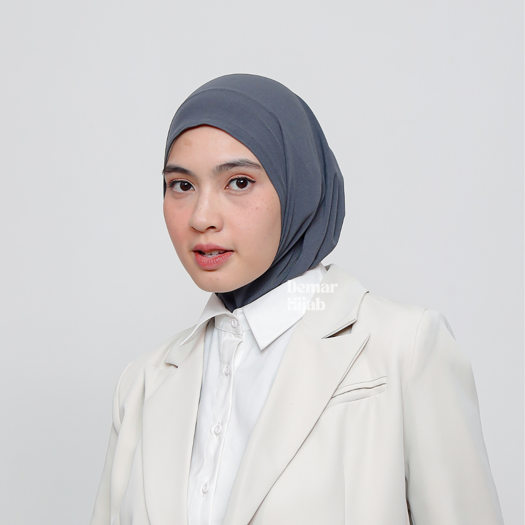 Arumi Basic Hijab Instan Crop Abu