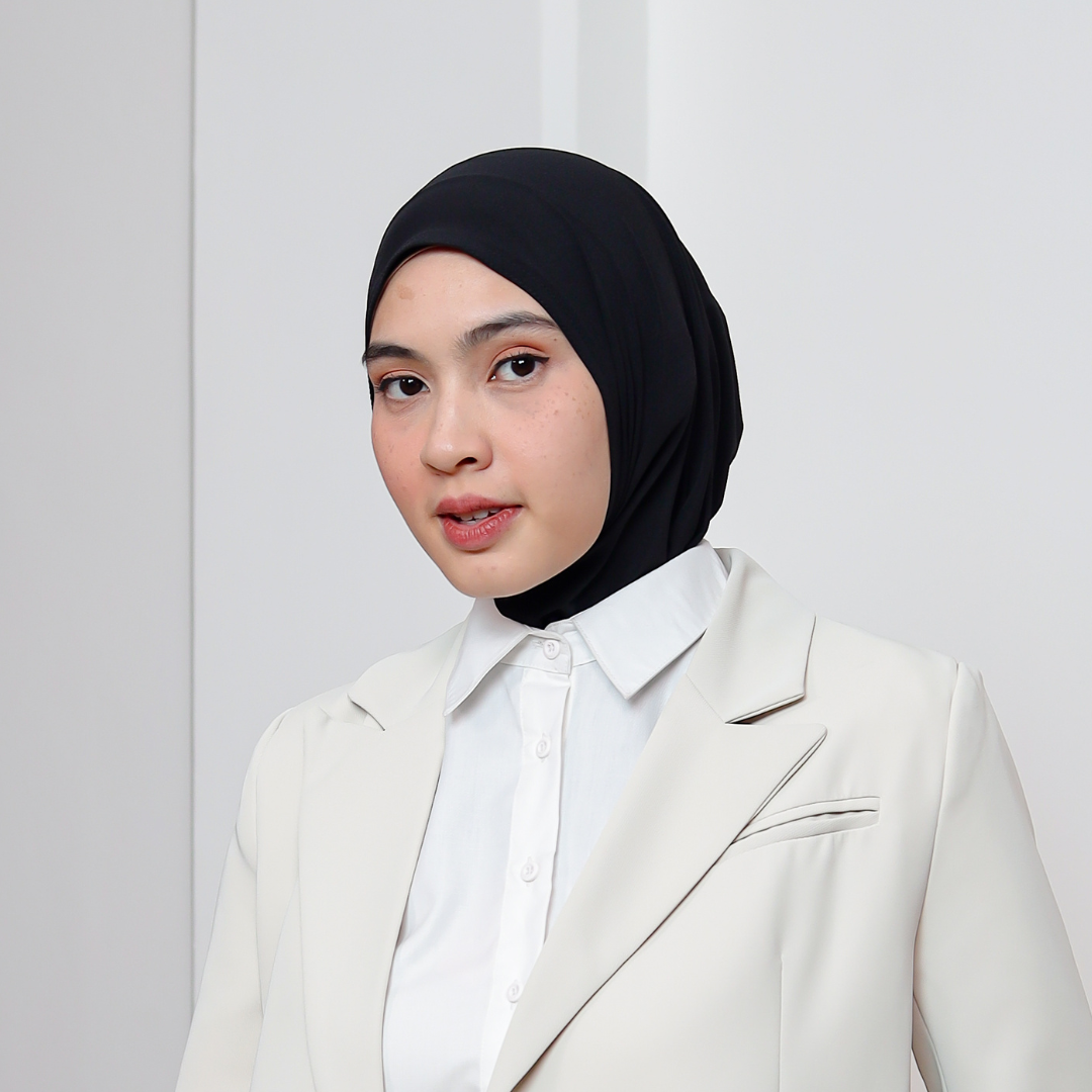 Arumi Basic Hijab Instan Crop Hitam