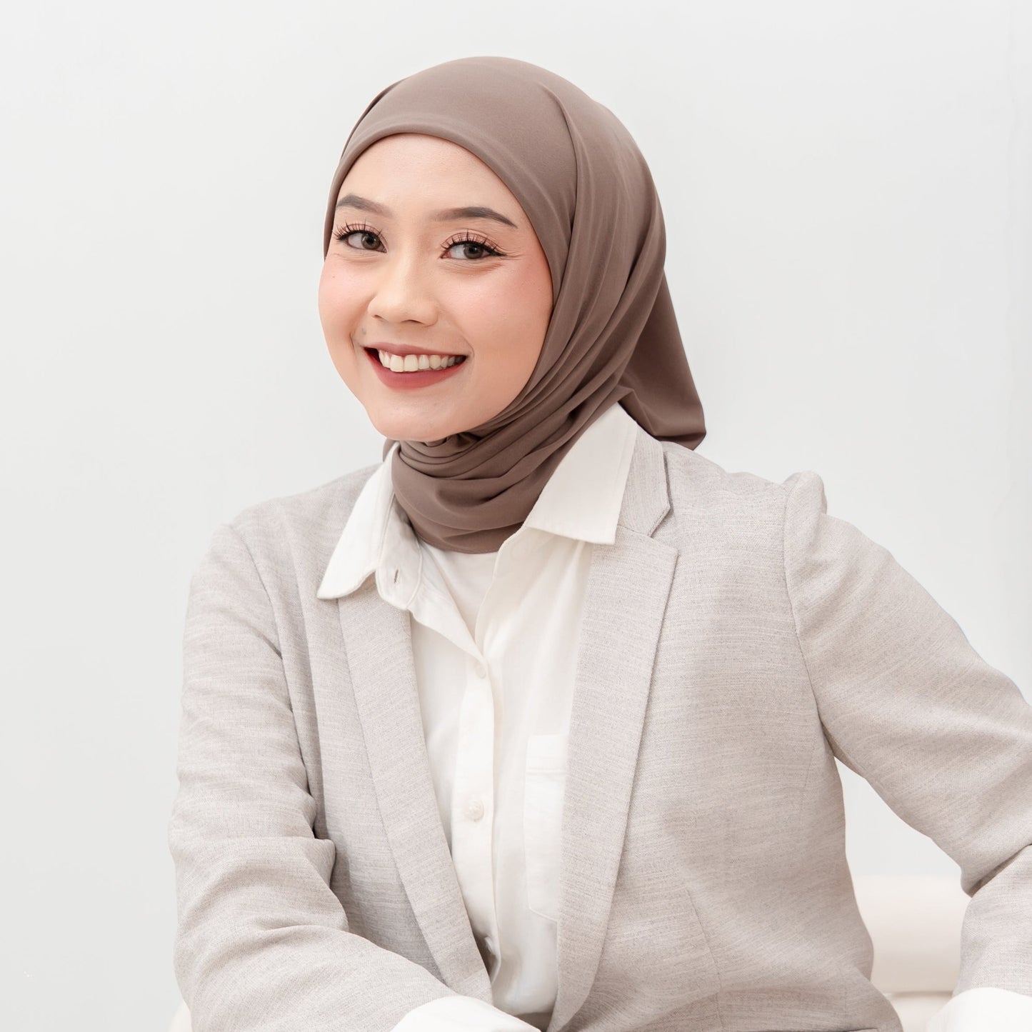 Yasmeen Pashmina Segitiga Inner Jersey Khaki