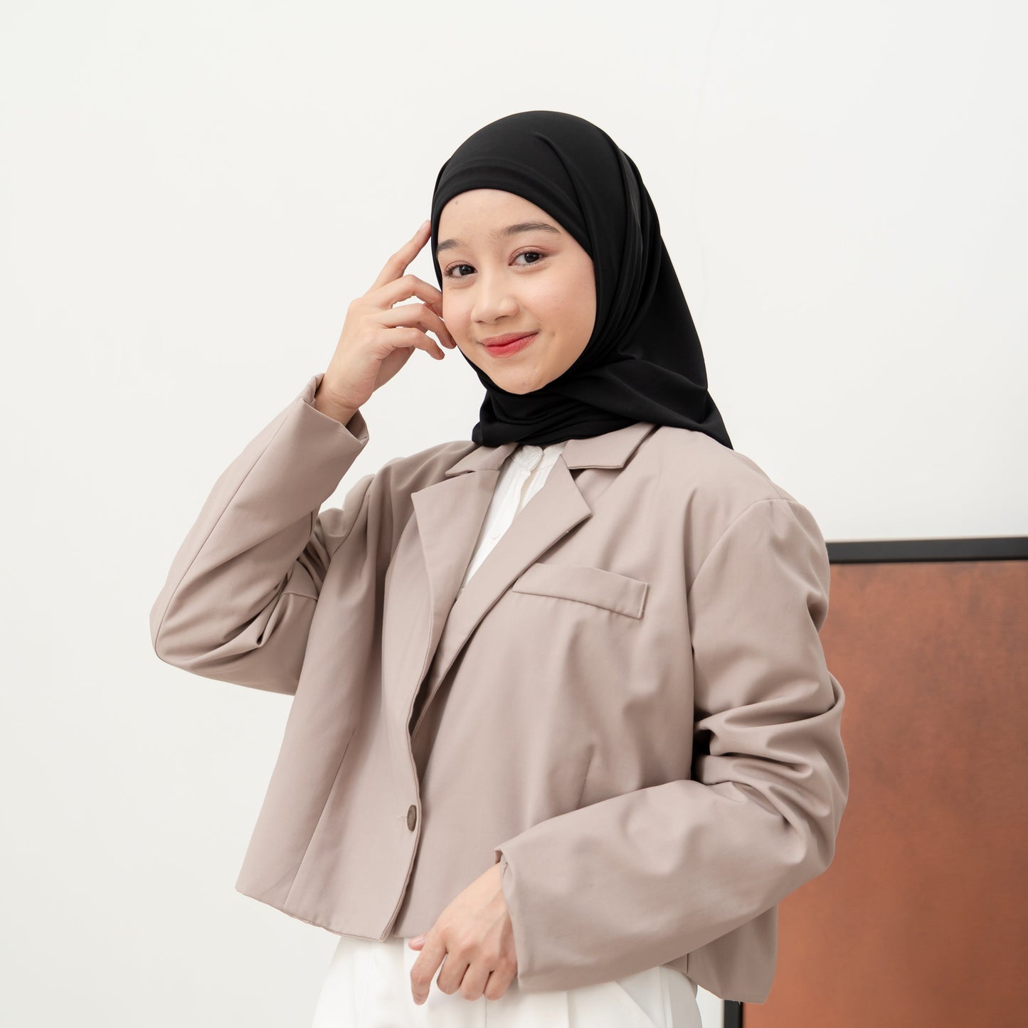 Yasmeen Pashmina Segitiga Inner Jersey Hitam