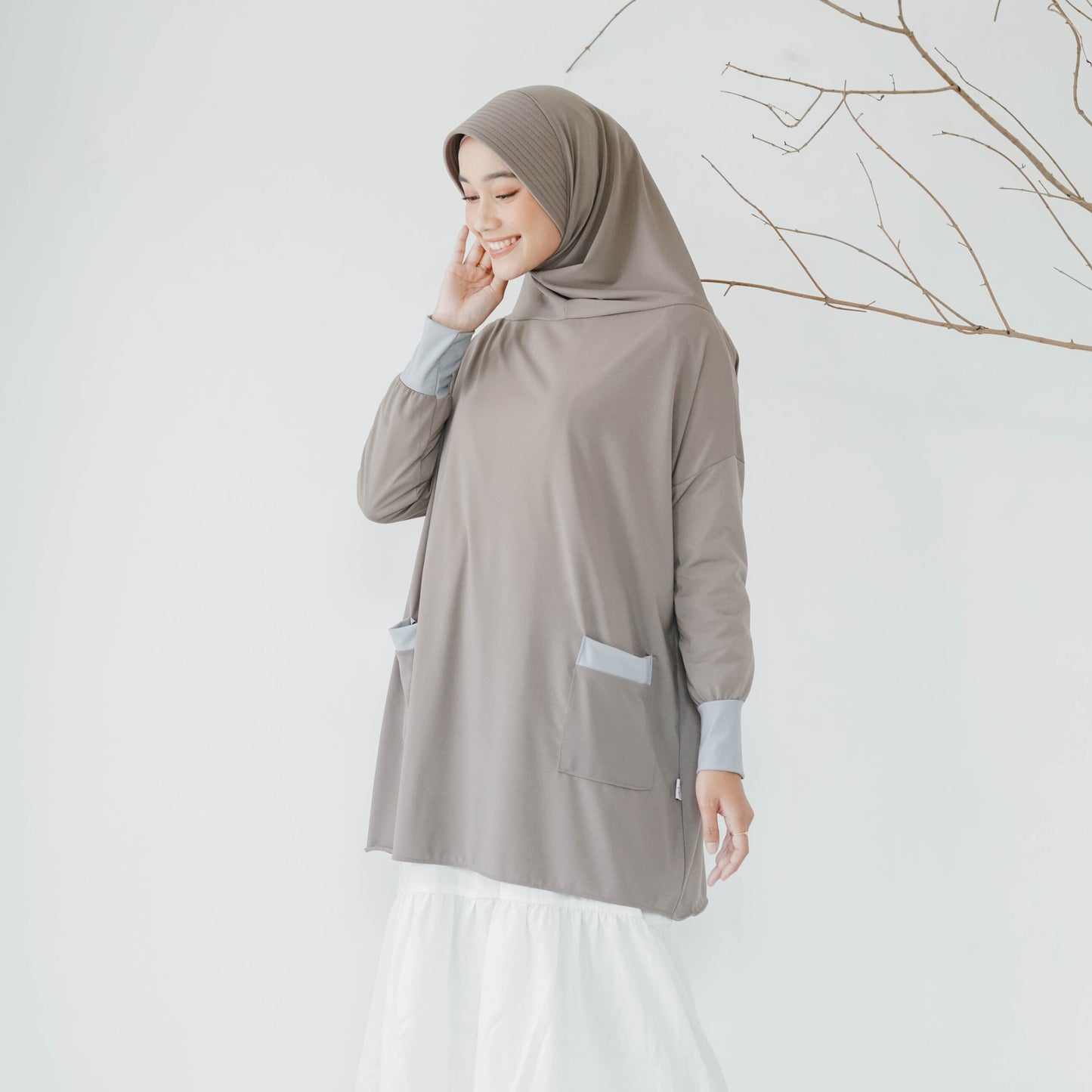 Hadhira Hijab Lengan Instan Jersey Khaki - Demar Hijab