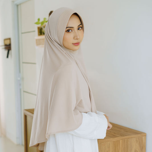 Samaira Hijab Bergo Jumbo Pet Jersey Cream - Demar Hijab