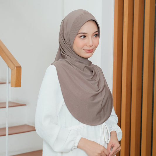 Wafa Hijab Bergo Oval Instan Syari Khaki - Demar Hijab
