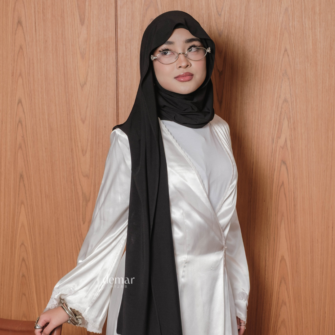 Medina Pashmina Inner Menutup Leher Jersey Hitam
