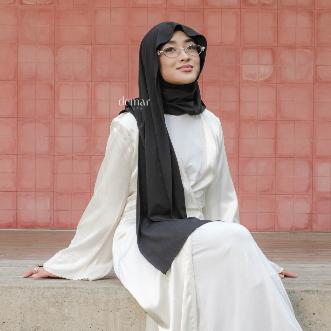 Medina Pashmina Inner Menutup Leher Jersey Hitam