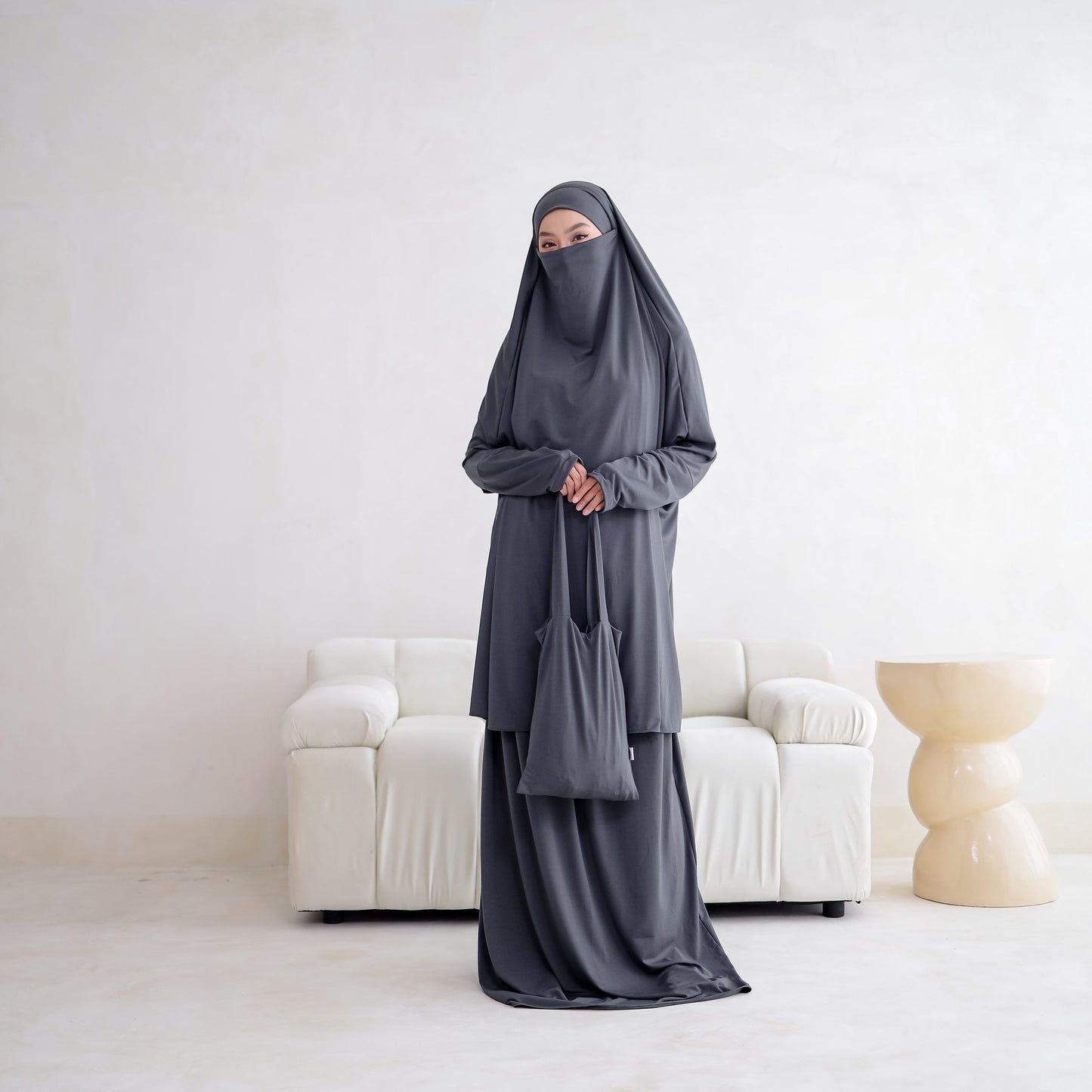 Shafeera Mukena Multifungsi Umroh Haji Jersey Abu - Demar Hijab
