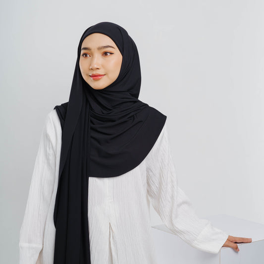 Amina Pashmina Inner Oval Jersey Hitam - Demar Hijab