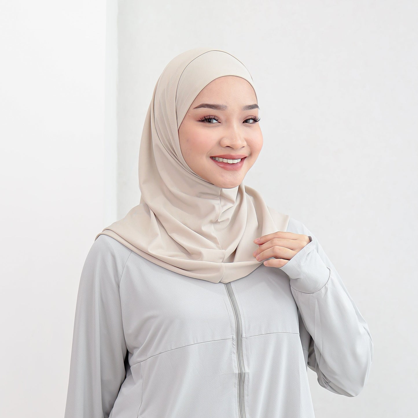 Aira Hijab Sport Bergo Instant Cream