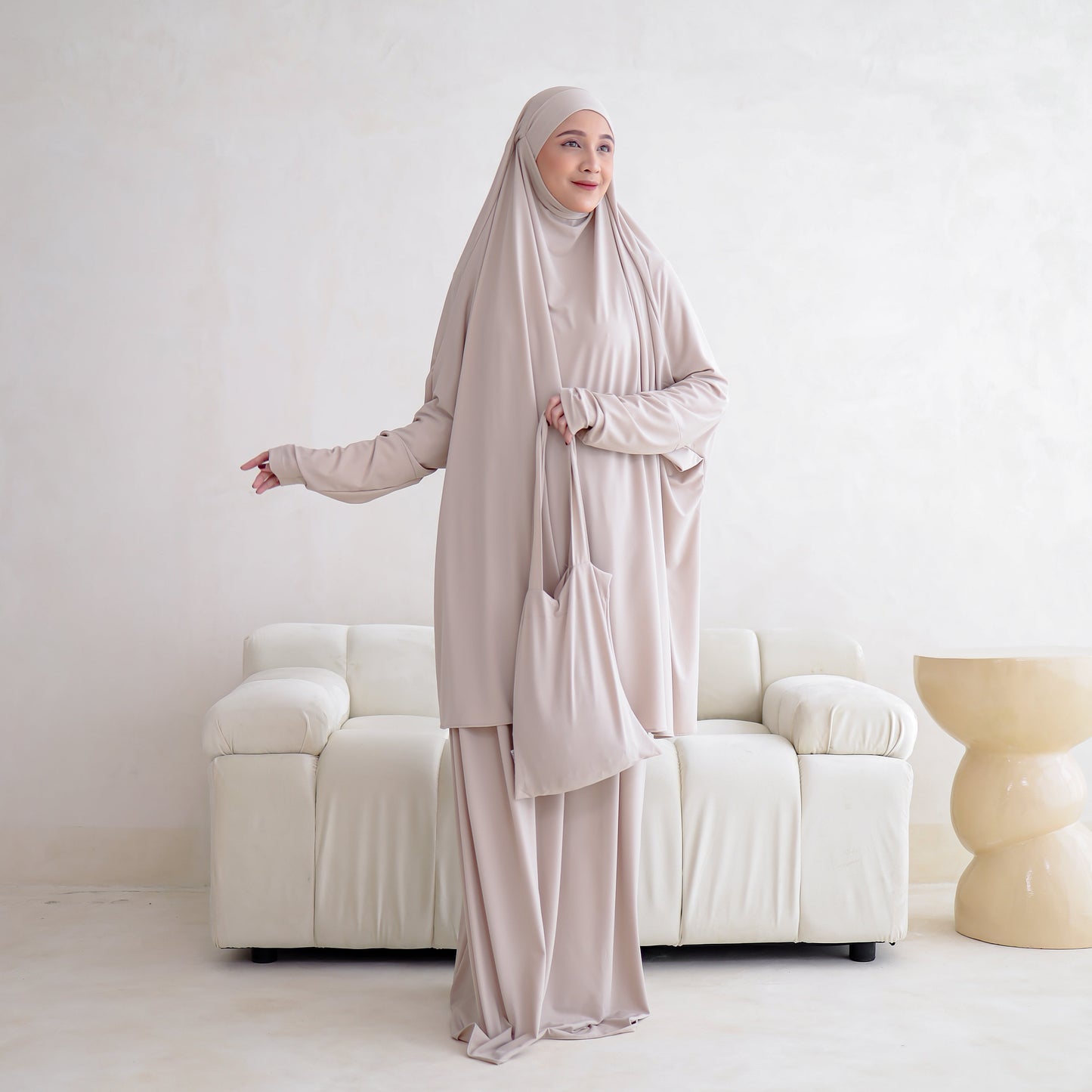 Shafeera Mukena Multifungsi Umroh Haji Jersey Cream